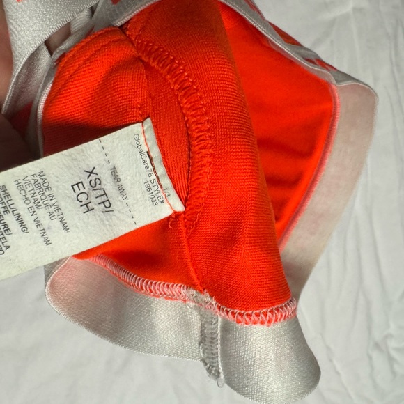 Under Armour sports bra - Picture 4 of 4